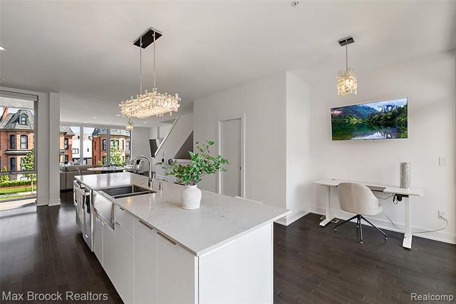 284 Alfred Street, Detroit, MI 48201