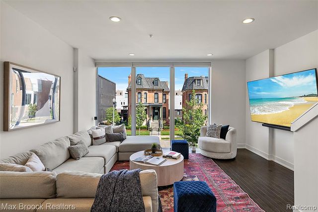 284 Alfred Street, Detroit, MI 48201