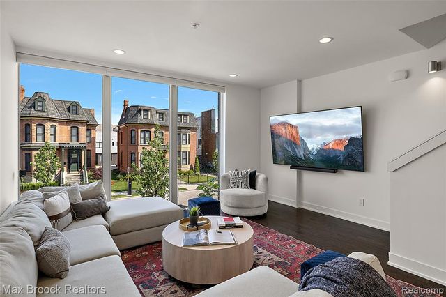 284 Alfred Street, Detroit, MI 48201