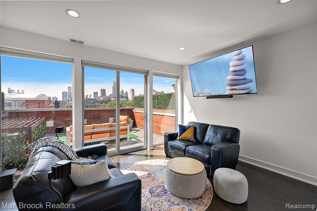 284 Alfred Street, Detroit, MI 48201