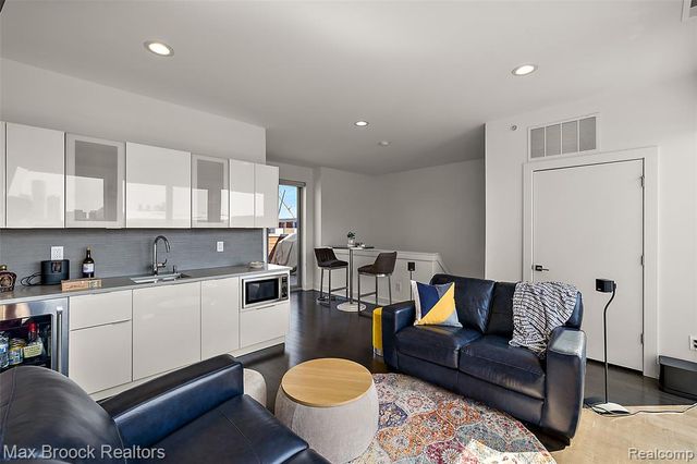 284 Alfred Street, Detroit, MI 48201