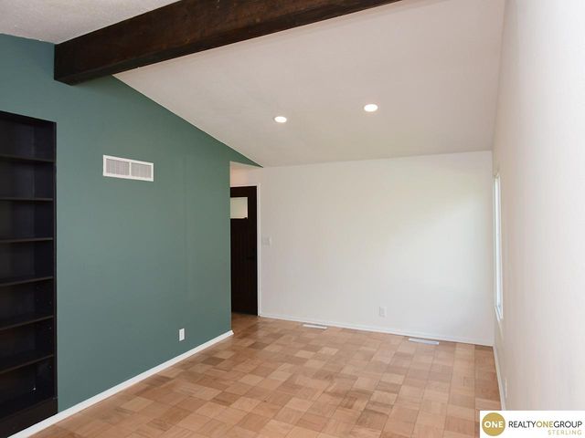 4613 N 83rd Street, Omaha, NE 68134