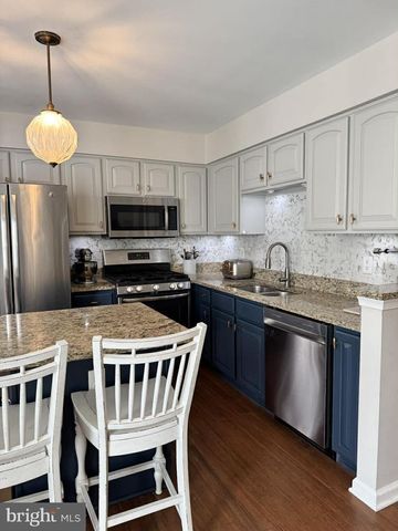 44879 GROVE TER, Ashburn, VA 20147