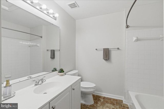 44879 GROVE TER, Ashburn, VA 20147