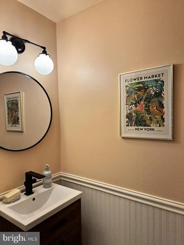 44879 GROVE TER, Ashburn, VA 20147
