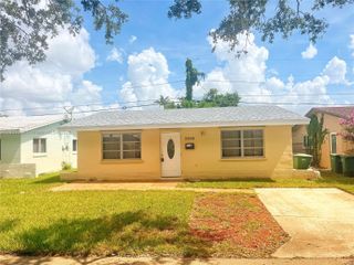 2609 NW 54th St, Tamarac, FL 33309