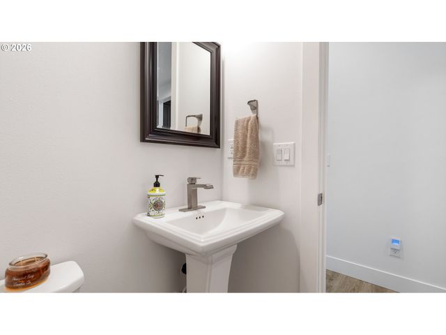 1304 S 44TH Ave, Ridgefield, WA 98642