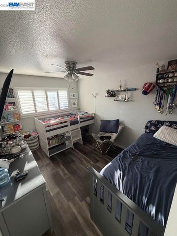 883 Brennan Way, Livermore, CA 94550