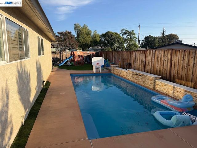 883 Brennan Way, Livermore, CA 94550