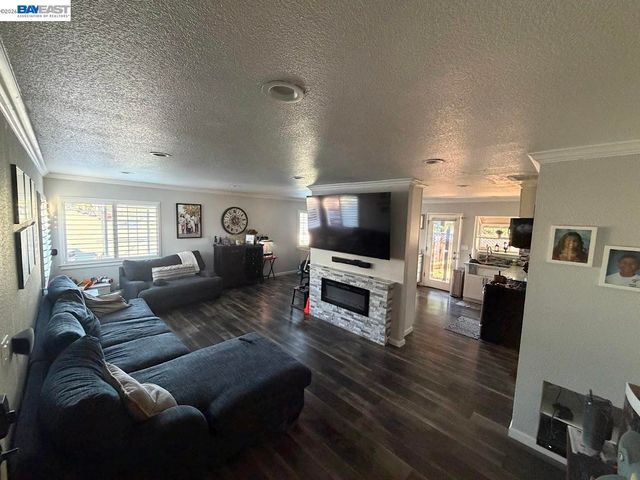 883 Brennan Way, Livermore, CA 94550