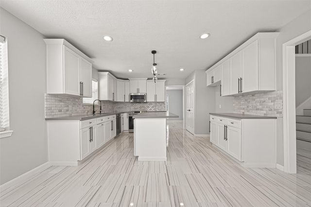 11506 Colonial Trail Drive, Houston, TX 77066