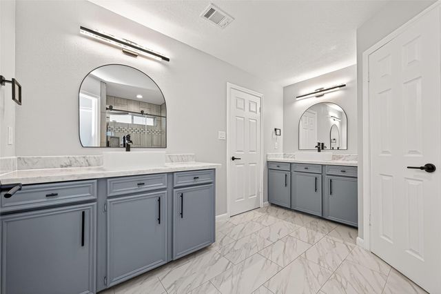 11506 Colonial Trail Drive, Houston, TX 77066