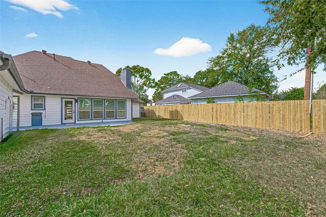 11506 Colonial Trail Drive, Houston, TX 77066