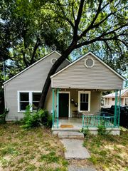 615 W 31st ST A, Austin, TX 78705