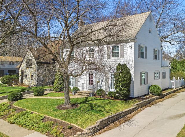 807 E Fellows Street, Dixon, IL 61021