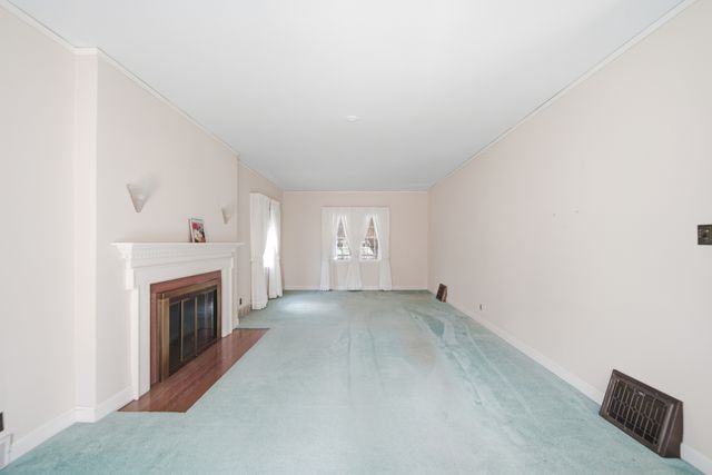 807 E Fellows Street, Dixon, IL 61021