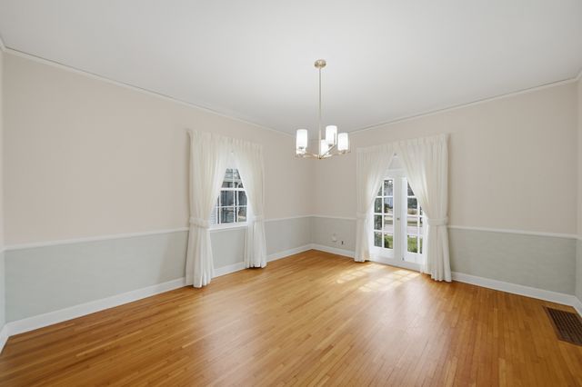 807 E Fellows Street, Dixon, IL 61021