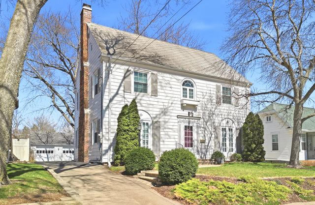 807 E Fellows Street, Dixon, IL 61021