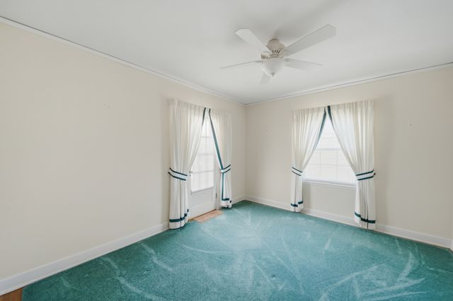 807 E Fellows Street, Dixon, IL 61021