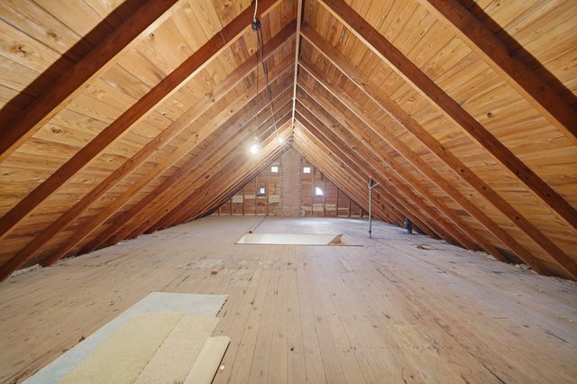 807 E Fellows Street, Dixon, IL 61021