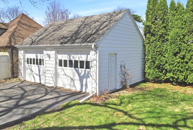 807 E Fellows Street, Dixon, IL 61021