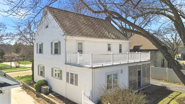 807 E Fellows Street, Dixon, IL 61021