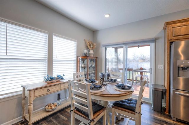 100 N McGee Street, Tonganoxie, KS 66086