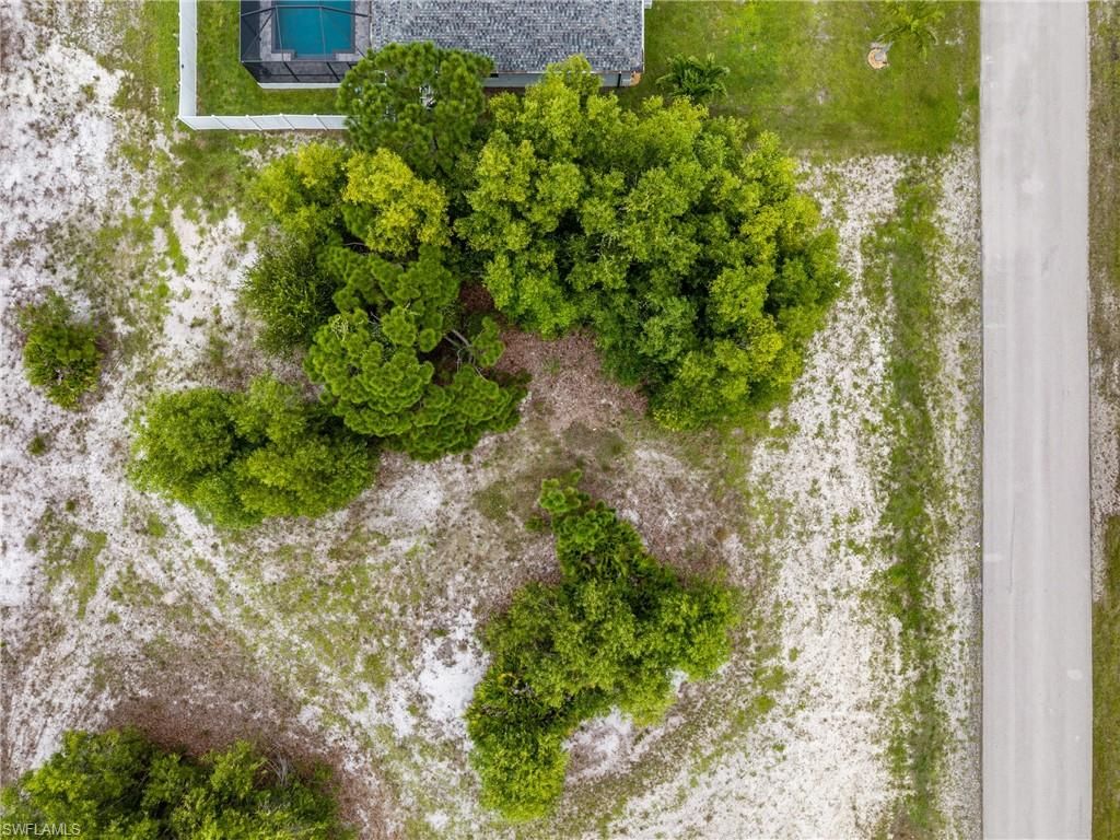 Image 10 of property listing at 4504 NW 34th AVE, Cape Coral, FL 33993