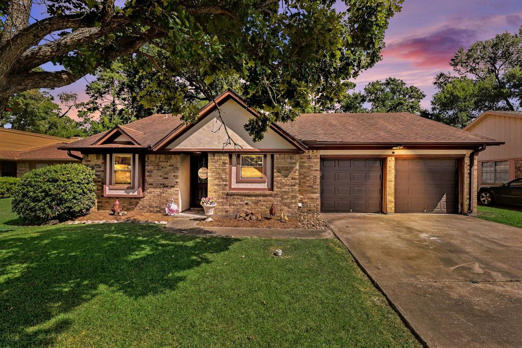 9911 El Chaco Street, Baytown, TX 77521