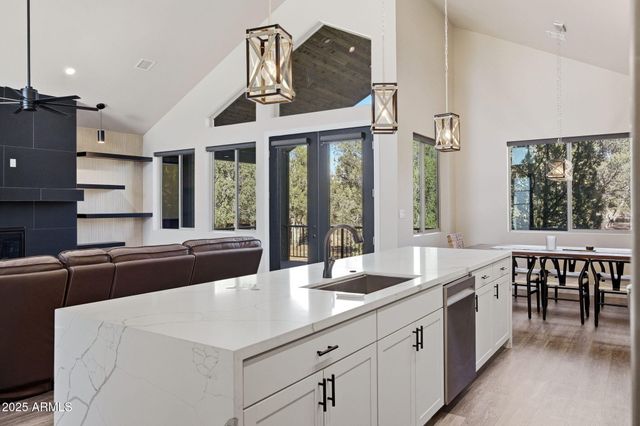 2701 N EAGLE VIEW Circle, Show Low, AZ 85901