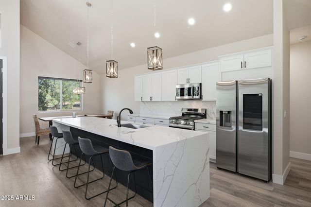 2701 N EAGLE VIEW Circle, Show Low, AZ 85901