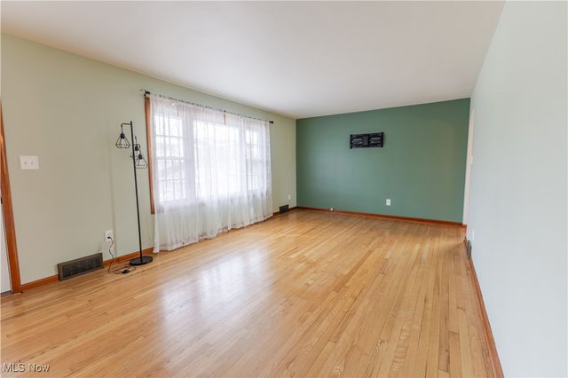 120 Capitol Drive, Weirton, WV 26062