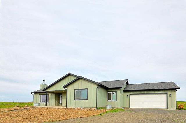 12213 S Stangland Rd, Medical Lake, WA 99022