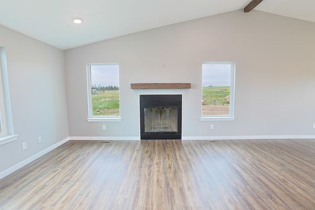 12213 S Stangland Rd, Medical Lake, WA 99022