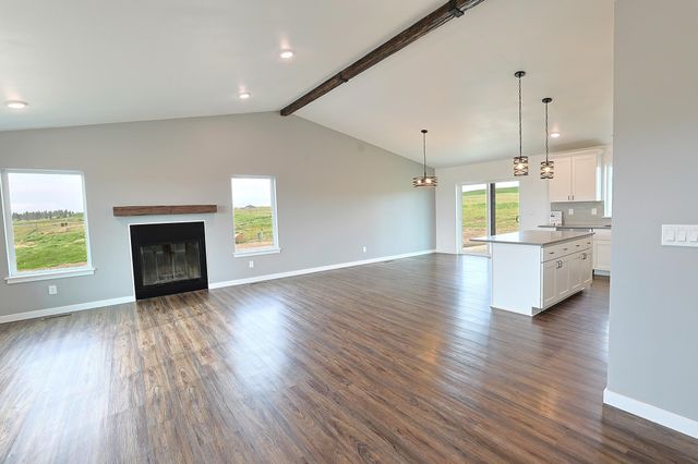 12213 S Stangland Rd, Medical Lake, WA 99022