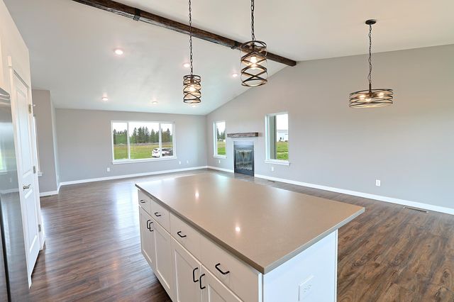 12213 S Stangland Rd, Medical Lake, WA 99022