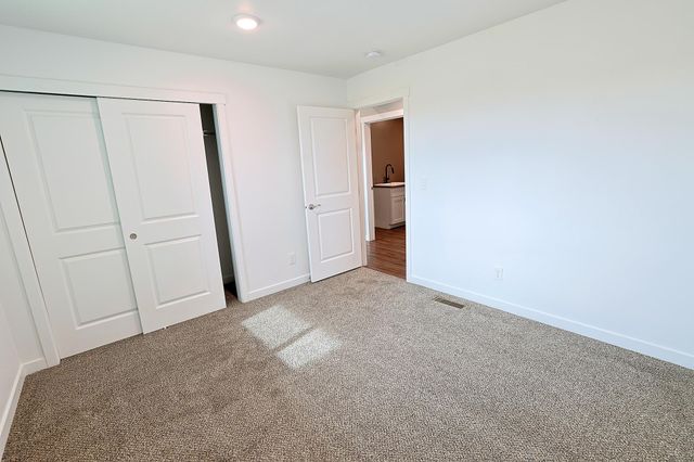 12213 S Stangland Rd, Medical Lake, WA 99022
