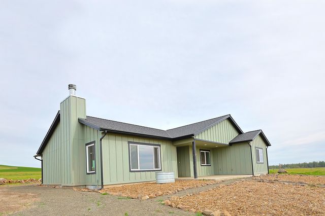 12213 S Stangland Rd, Medical Lake, WA 99022