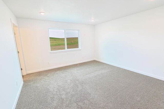 12213 S Stangland Rd, Medical Lake, WA 99022