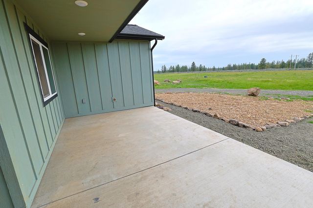 12213 S Stangland Rd, Medical Lake, WA 99022