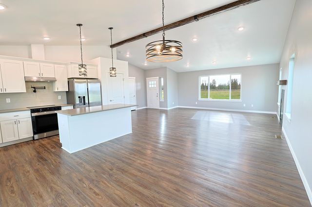 12213 S Stangland Rd, Medical Lake, WA 99022