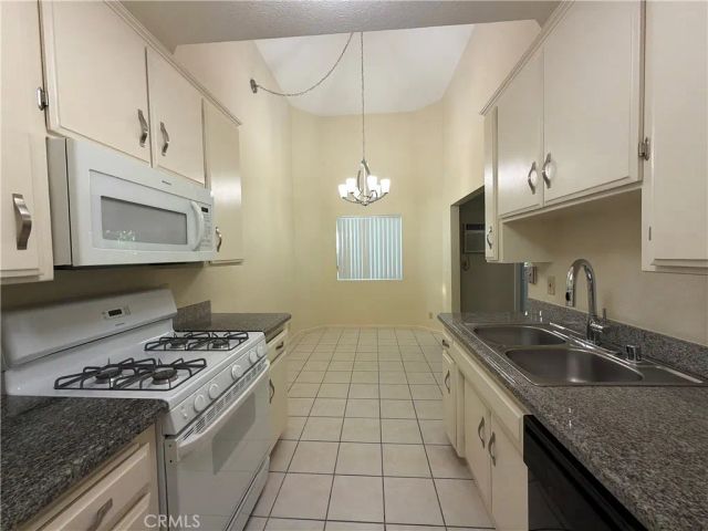 7013 Haskell, Van Nuys, CA 91406
