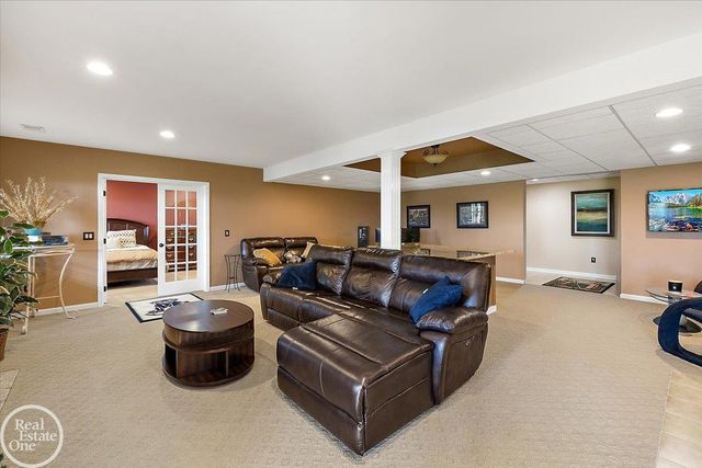 7482 Augusta Boulevard, Washington Twp, MI 48094