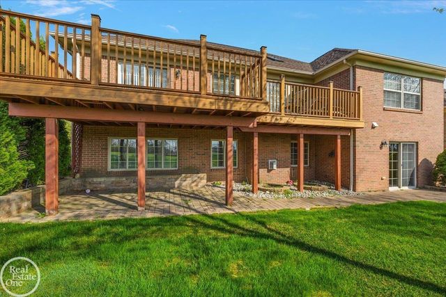 7482 Augusta Boulevard, Washington Twp, MI 48094