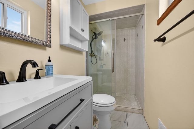 918 Willow Glen Dr, Bethel Park, PA 15102