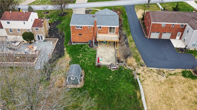 918 Willow Glen Dr, Bethel Park, PA 15102