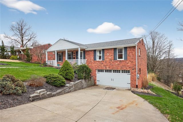 918 Willow Glen Dr, Bethel Park, PA 15102