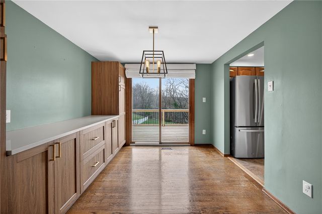 918 Willow Glen Dr, Bethel Park, PA 15102