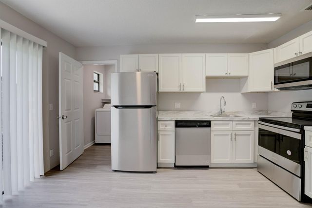 6567 Jupiter Gardens Boulevard 7, Jupiter, FL 33458