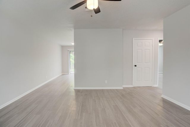 6567 Jupiter Gardens Boulevard 7, Jupiter, FL 33458